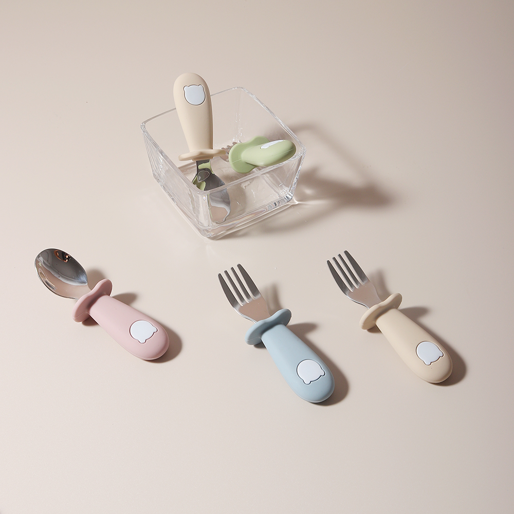 Baby Panda Shape Silicone Spoo - مراجعة Baby Food Utensils وسعره